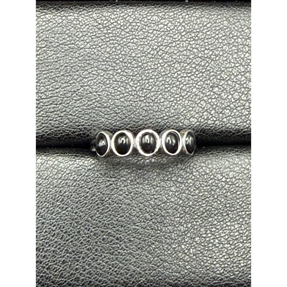 New Condition Sterling Silver 5-Stone Onyx Ring Size 7 J26